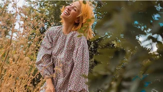 Μαρία Ηλιάκη | Την έχεις δει με μακριά καστανά μαλλιά;