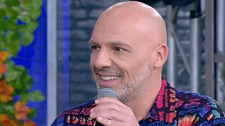 Ζέτα Μακρυπούλια & Ελισάβετ Κωνσταντινίδου σε μια επική φάρσα στον Νίκο Μουτσινά