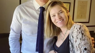 Anita Brand | Ποζάρει με φουσκωμένη κοιλίτσα λίγες ημέρες πριν τη γέννα (νέα φωτογραφία)