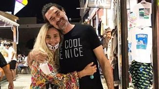 Burak Hakki | Μας συστήνει την όμορφη ξανθιά στο πλευρό του