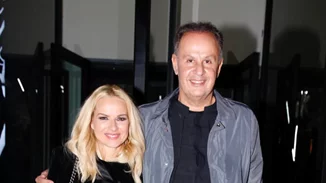 Μαρία Μπεκατώρου - Αντώνης Αλεβιζόπουλος | Σπάνια πλάνα από το cozy σπίτι του ζευγαριού