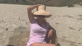 Τα καλλίγραμμα πόδια της σε πρώτο πλάνο | Η Ελένη Μενεγάκη δίχως ίχνος κυτταρίτιδας