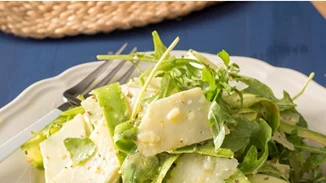 Χωρίς μαγείρεμα: Σαλάτα με κολοκυθάκια, ρόκα και παρμεζάνα