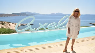 Oι καλεσμένες στην παρουσίαση της συλλογής Axel Greek Islands