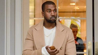 Τι συμβαίνει με τον Kanye West; Τα «πυρά» στην Kim Kardashian και η πρώτη προεκλογική συγκέντρωση