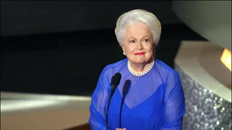 «Έφυγε» από τη ζωή η θρυλική ηθοποιός του «Όσα παίρνει ο άνεμος», Olivia de Havilland