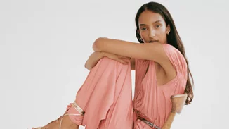 Τα φορέματα που πρέπει να δεις αν είσαι καλεσμένη σε καλοκαιρινό γάμο