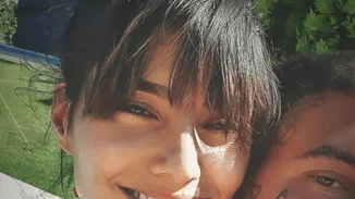 Snik | Η φωτογραφία με την Ηλιάνα Παπαγεωργίου με αφορμή τη γιορτή της και η αλλαγή στα μαλλιά του