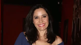 Βάσω Γουλιελμάκη | Εντυπωσιακή και απολύτως νεανική ποζάρει με το μαγιό της στα 50 της (pic)