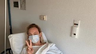 Στο νοσοκομείο η Ρούλα Ρέβη | Η γεμάτη νόημα ανάρτηση της φωτογράφου