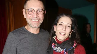 Αθηνά Μαξίμου-Αιμίλιος Χειλάκης | Βραδινή έξοδος στο Βεάκειο θέατρο τον Ιούλιο