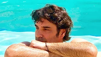 Ξεκίνησε τις βουτιές του ο Χριστόφορος Παπακαλιάτης | Δες τις εντυπωσιακές λήψεις