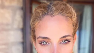 Beach hair | Τα πιο ωραία looks παραλίας της Δούκισσας Νομικού για να αντιγράψεις φέτος το καλοκαίρι