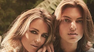 Στη Μύκονο με προσωπίδα ο πανέμορφος γιος της Elizabeth Hurley