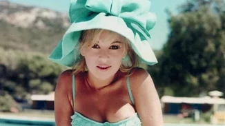 24 χρόνια χωρίς την Αλίκη Βουγιουκλάκη | Σπάνιες φωτογραφίες από τη ζωή της