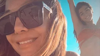 Δέσποινα Βανδή-Μελίνα Νικολαΐδη | Φωτογραφίζονται μαζί στην παραλία - Τα μπικίνι που επέλεξαν (pic)