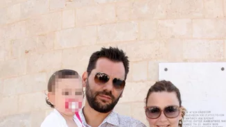 Σοφία Φαραζή - Νάσος Μαρατσώλας | Σπάνια πλάνα από το σπίτι τους στη Βουλιαγμένη