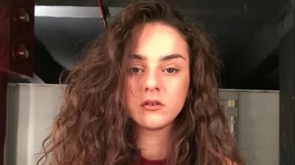 Η Ζένια Μπονάτσου είναι μια κοπέλα σαν όλες τις άλλες | Η δουλειά που κάνει παράλληλα με την υποκριτική