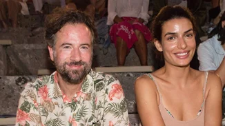 Τόνια Σωτηροπούλου | Το λευκό μπικίνι και οι βόλτες με το σκάφος με τον Κωστή Μαραβέγια