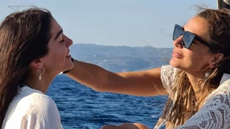 «Ο κόσμος μου» | Η νέα τρυφερή φωτογραφία της Δέσποινας Βανδή με τη 16χρονη Μελίνα