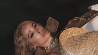 Νονά η Ελένη Φουρέιρα | Το φόρεμα που επέλεξε και συζητήθηκε