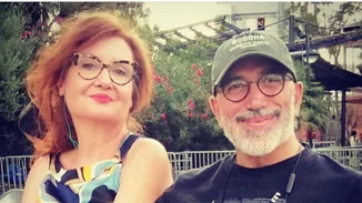 Φωτεινή Ντεμίρη | Η «Κανέλα» από το «Καφέ της Χαράς» ποζάρει με μαγιό στα 59 της και εντυπωσιάζει