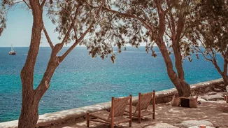 The Escape | Η άλλη Μύκονος