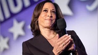 Η Kamala Harris είναι η πρώτη Αφροαμερικανή γυναίκα που διεκδικεί την αντιπροεδρία των ΗΠΑ