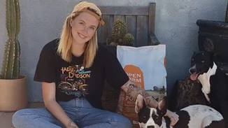 Το εξομολογητικό βίντεο της κόρης της Kim Basinger  | «6 χρόνια χωρίς διατροφικές διαταραχές»