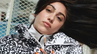 Η Lourdes Leon πρωταγωνιστεί στη νέα συλλογή της Stella McCartney με την adidas