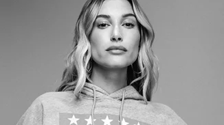 Hailey Baldwin | Συμμετέχει στην καμπάνια της Levi’s για τις αμερικάνικες εκλογές