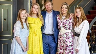 Στη Μήλο και την Ύδρα | Ο βασιλιάς της Ολλανδίας οδηγεί μόνος του το ταχύπλοο του