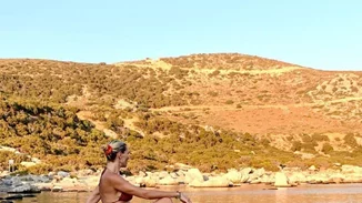 Ζέτα Δούκα | Ποζάρει χωρίς ρετούς και φίλτρα με μπικίνι και εντυπωσιάζει με τη σιλουέτα της