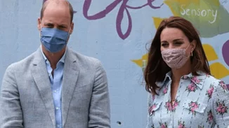 Kate Middleton | Η φλοράλ μάσκα του φόρεσε έγινε sold out σε 24 ώρες