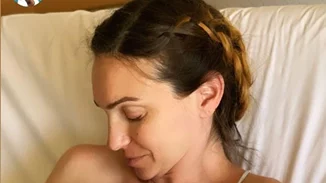 Εξιτήριο από το μαιευτήριο για την αθλήτρια, Μορφούλα Ντώνα | Το λιτό φόρεμα και το καλωσόρισμα στο σπίτι (pics)