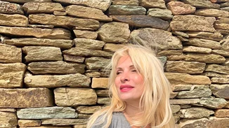 Η Ελένη Μενεγάκη πιο ξέγνοιαστη από ποτέ