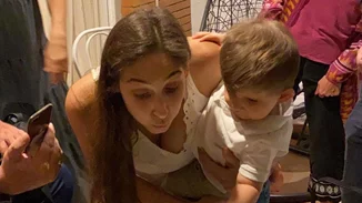 Φωτεινή Αθερίδου - Κωνσταντίνος Μαγκλάρας | Ο γιος τους έγινε ενός έτους - Έτσι γιόρτασαν τα πρώτα του γενέθλια