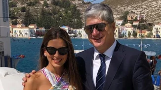 Σταματίνα Τσιμτσιλή | Τα φορέματα που επέλεξε στο ταξίδι της στο Καστελλόριζο με τον Θέμη Σοφό