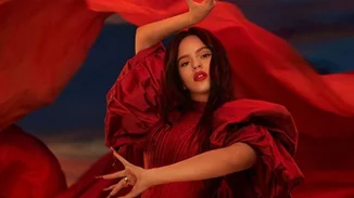 Η Rosalía είναι η νέα Viva Glam Ambassador της MAC Cosmetics