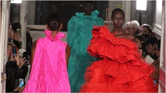 Valentino | Θα παρουσιάσει τη συλλογή του για την Άνοιξη 2021 στο Μιλάνο. O λόγος που "εγκαταλείπει" το Παρίσι