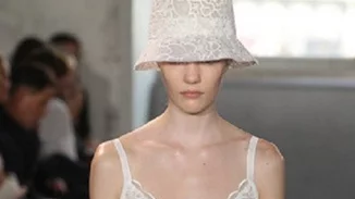 Paris Fashion Week | Οι νέες προσθήκες σχεδιαστών που ανακοίνωσε στο πρόγραμμά της