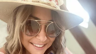 Γενέθλια Μελίνας Ασλανίδου | Το party με τον σύντροφό της, η τούρτα και η ηλικία της (pics)