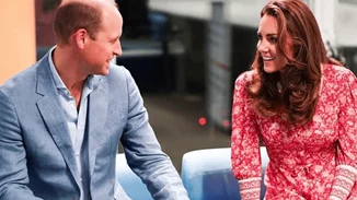 Kate Middleton | H κομψή φθινοπωρινή της εμφάνιση με κόκκινο φλοράλ φόρεμα