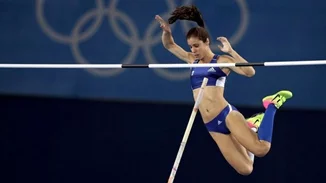 Κατερίνα Στεφανίδη | «Άφησα τον άντρα μου πίσω για έξι μήνες για να πάω να πηδήξω επί κοντώ»