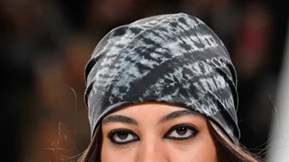 Φουλάρια και κορδέλες στα μαλλιά | Πώς να τα φορέσεις το φθινόπωρο