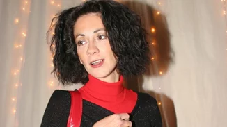 Μανίνα Ζουμπουλάκη | «Δε νιώθω 60 χρονών, ούτε ένιωθα 47 όταν έκανα τα δίδυμα»