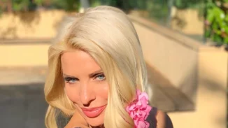 Ελένη Μενεγάκη | Πιο φρέσκια και ανέμελη από ποτέ, ποζάρει στο φακό του Μάκη Παντζόπουλου