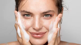 Skincare on a Budget | Τα καλύτερα οικονομικά καθαριστικά προσώπου (κάτω από 12€!)