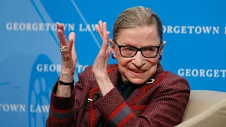 Ruth Bader Ginsburd | Η θρυλική μορφή της δικαιοσύνης και του φεμινισμού έφυγε από τη ζωή