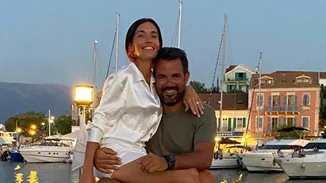 Ζήνα Γλου | Η σχεδιάστρια μόδας παντρεύτηκε τον επί πέντε χρόνια σύντροφό της, Νικόλα Μπέη